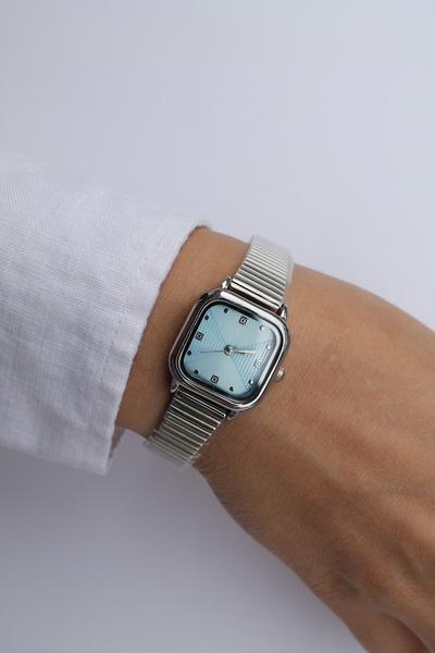 Luvix Design ساعة يد نسائية بسوار معدني ومينا أزرق