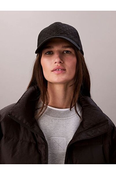 Calvin Klein Kadın Emblem Print Şapka