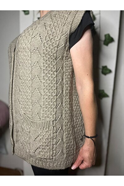 Mako Mother's Vest V-Neck Buttoned Vest with Pockets Tirikoacrylic