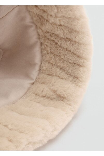 MANGO Woman Kürk görünümlü bucket şapkası