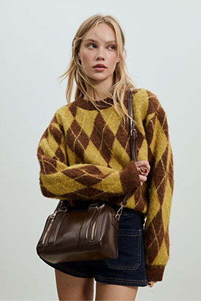 Stradivarius Leather effect bag with zips