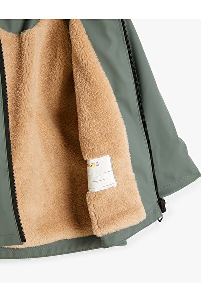 Koton Αδιάβροχη τσέπη με κουκούλα με βελούδινη επένδυση