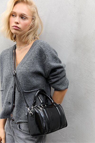 Stradivarius Fermuarlı suni deri çanta