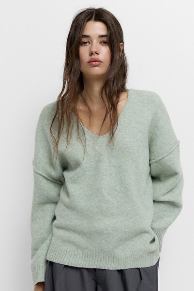 Pull & Bear Soft knit V-neck sweater