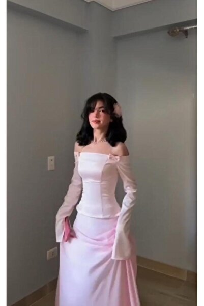 Riva Elegant and attractive light pink off-the-shoulder long-sleeved dress