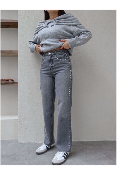 ESRAHELVACI Studded Detail Cut-Out Leg Jeans