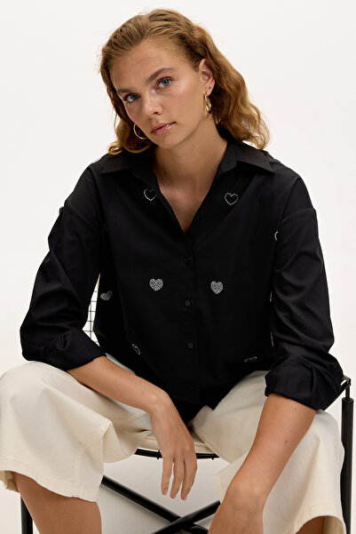 Allyco Cămașă neagră cu croială confortabilă brodată cu piatră