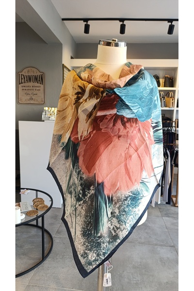 Loryan وشاح ديللا الماسي