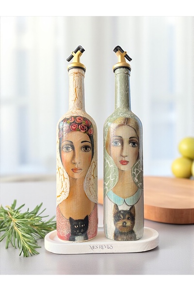 Mes Reves Handmade Cracked Patterned Glass Oil Pot Set – with Woman and Pet Portrait, Kitchen Design