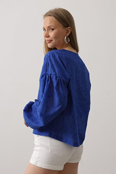 Wear Up Heart Detailed Laced Brode Blouse - Saks