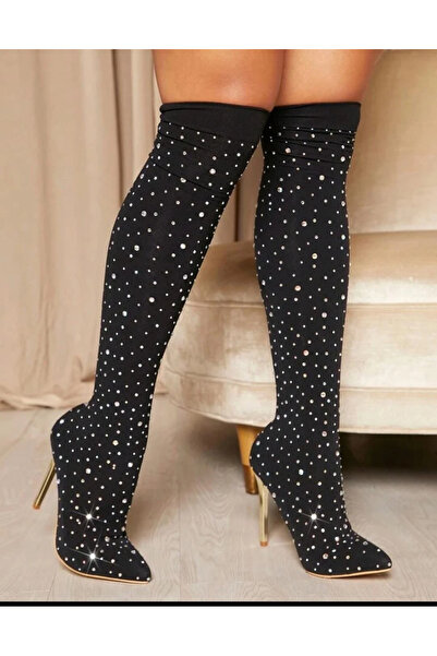 1way بوت فاخر بكعب عالٍ وتفاصيل براقة لإطلالة أنيقة