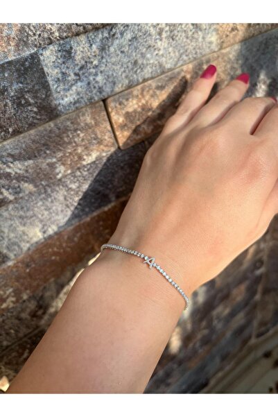 bijoux uniques سوار أنيق من الفولاذ على شكل حرف A