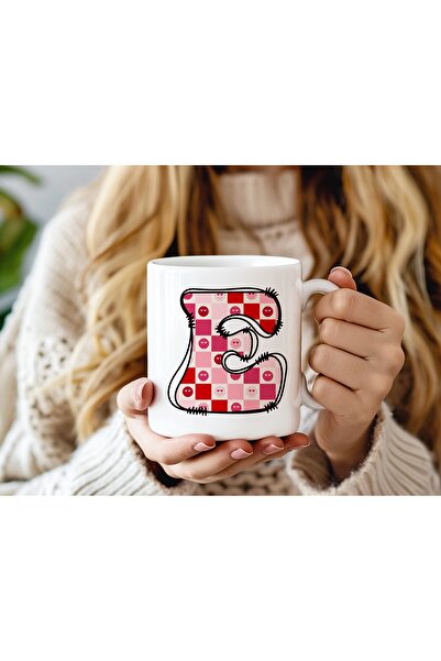 Beramussa كوب على شكل حرف E مع رمز تعبيري على شكل قلب مربع وردي - كوب قهوة وش...