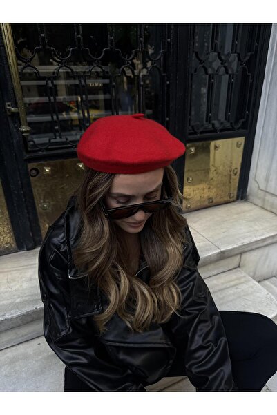 Tina İstanbul قبعة الرسام من الصوف المخملي باللون الأحمر