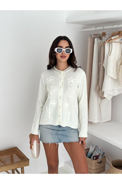 Sohadid سترة تريكو بيضاء مزودة بأزرار طراز ZR