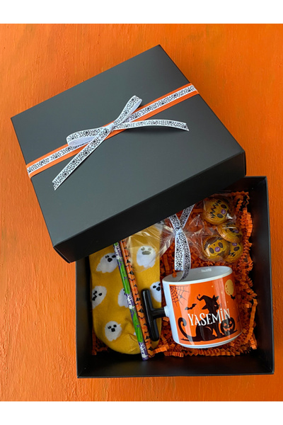 Hepsi Enteresan Çorap, Kalem, Kupa ve Çikolatalı Halloween Seti, Cadılar Bayr...
