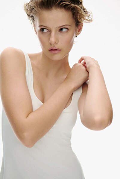 H&M فستان من الألياف الدقيقة بدون أكمام