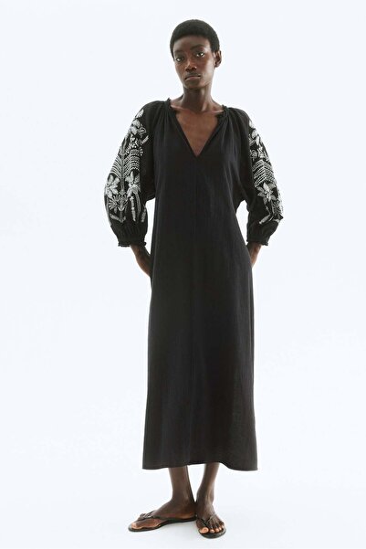 H&M فستان قطني مطرز