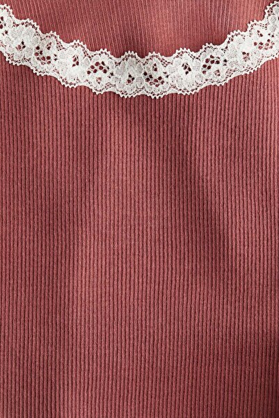 H&M بلوزة من الدانتيل