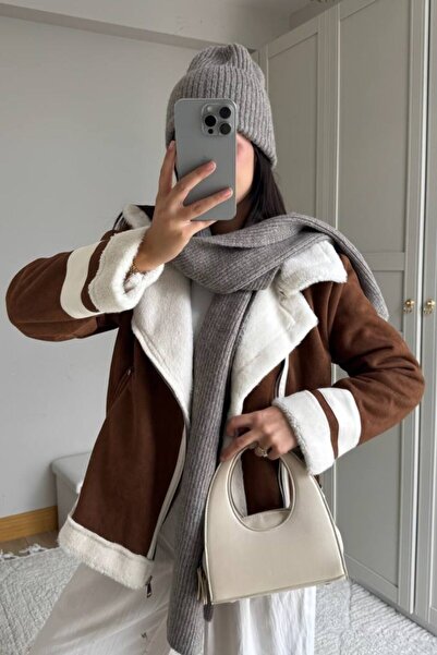 AKD Atelier معطف نسائي من جلد الغزال كبير الحجم مع فرو داخلي وجيب بسحاب وتفاص...