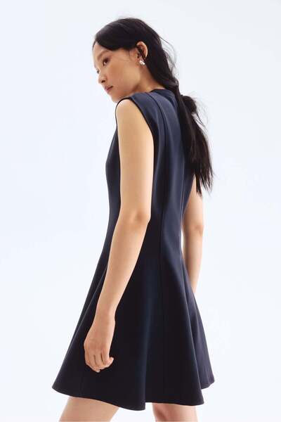 H&M فستان قصير بتنورة واسعة