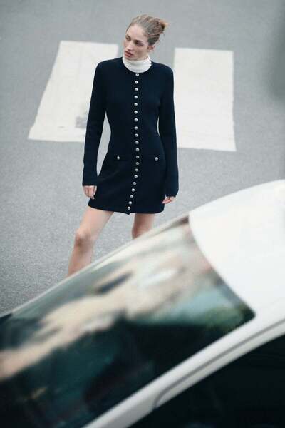 H&M فستان محبوك بأزرار أمامية