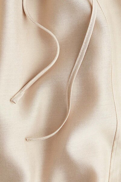 H&M Balloon-sleeved blouse