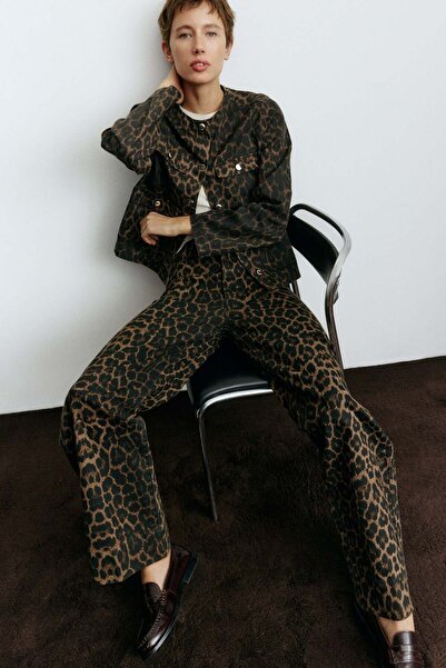 H&M بنطلون جينز واسع وعالي الخصر