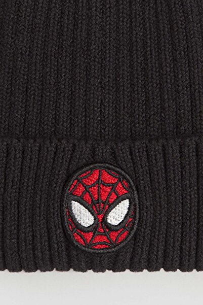 H&M قبعة مطرزة