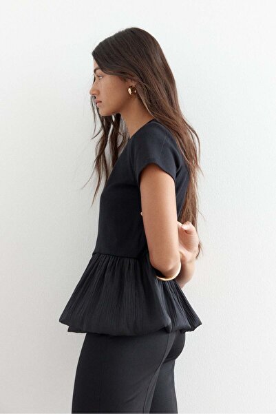 H&M بلوزة بحاشية من الفقاعات