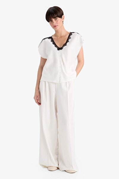 DeFacto Regular Fit V Neck Satin Short Sleeve Shirt G4407Ax25Au