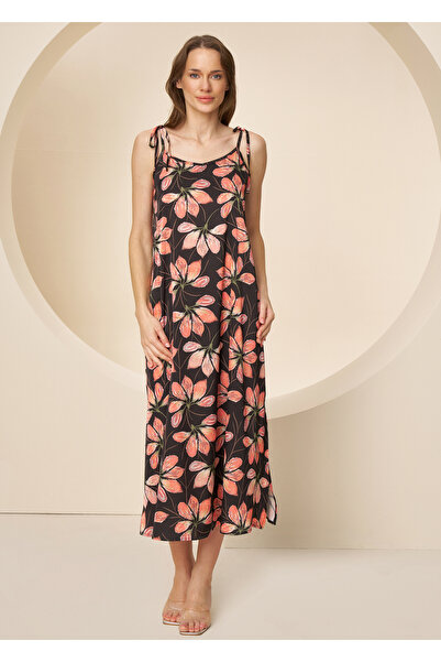 CAROLINE فستان نوم من الساتان بفتحة وحمالات