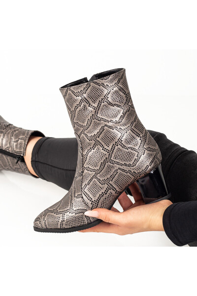 BMoD Ghete de damă din piele gri, cu toc și imprimeu MOD07592