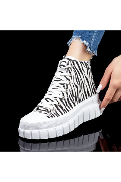 Modlet.ro Γυναικεία λευκά αθλητικά μποτάκια με χοντρή σόλα και μεταλλικές λεπ...