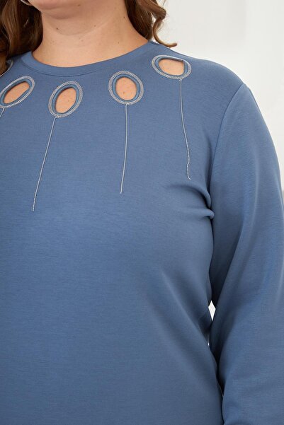 RMG Λεπτομέρεια στο γιακά, μανίκια και φούστα με κορδόνια, μεγάλο μέγεθος, σε χρώμα σουβλάκι