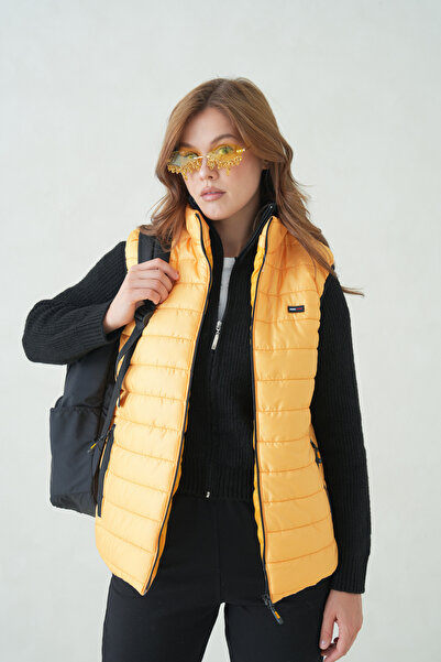 QAWWA Kadın Sarı Şişme Yelek Su & Rüzgar Geçirmez Regular Fit Yelek