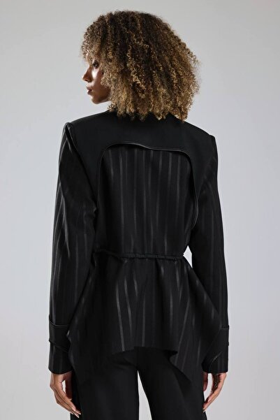 tw3 Γυναικείο μπλέιζερ με ριγέ σχέδιο με φύλλα και λεπτομέρεια από σατέν