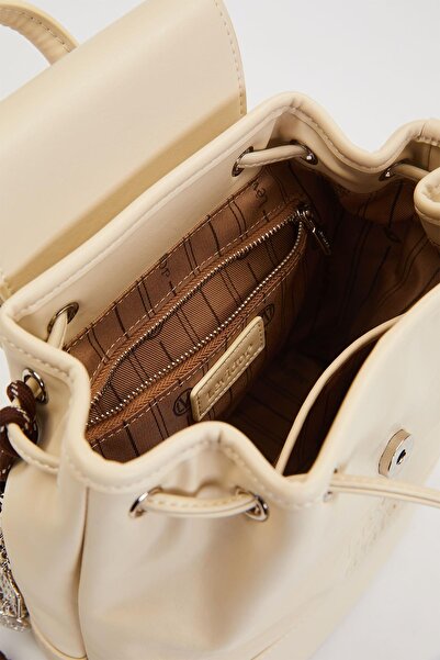 Levidor Cream Charm Accessory Detailed Shoulder Bag