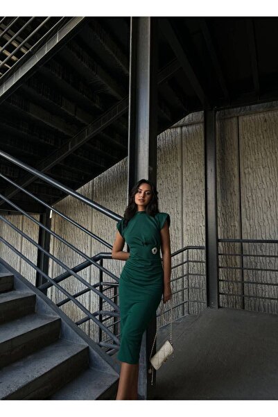 MADAMNİZ BROŞLU KREP ELBİSE