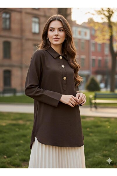 Meşe Moda Tunica cămașă maro cu nasturi aurii