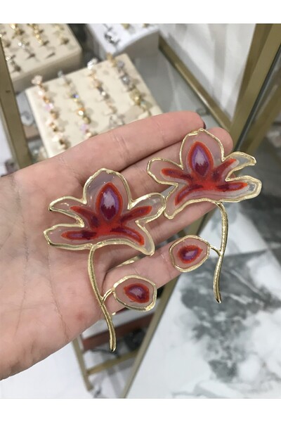 the ASEL İNCİ Muadil Brand Red and Gold Detailed Earrings