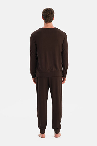 Eros Σετ πιτζάμες με μακρυμάνικο μπλουζάκι και παντελόνι με λεπτομέρεια ραφής και ταινίας σε σκούρο καφέ χρώμα