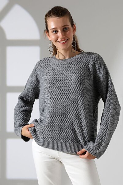 LADY HAZAL سترة تريكو أساسية ذات ياقة دائرية وملمس ناعم باللون الرمادي