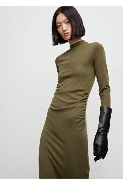 MANGO Woman Perkins yakalı triko elbise