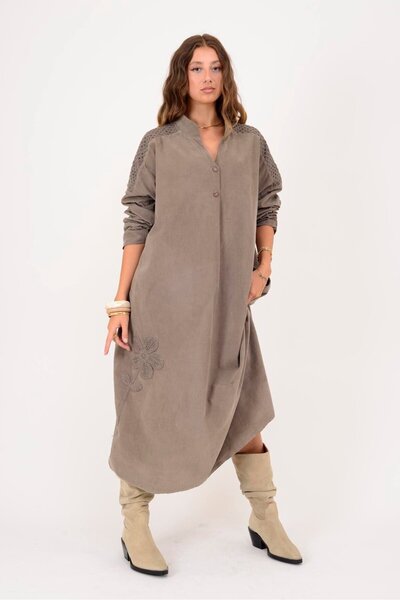 Park Moda 11383 ΦΟΡΕΜΑ ΚΑΤΑΠΛΗΚΤΙΚΟ ΒΕΛΟΥΔΟ ΜΕ ΑΝΑΚΛΑΣΤΙΚΟ ΣΧΕΔΙΟ ΛΟΥΛΟΥΔΙΩΝ ΚΑΙ ΛΕΠΤΟΜΕΡΕΣ ΛΕΠΤΟΜΕΡΕΙΕΣ ΦΙΣΤΟ