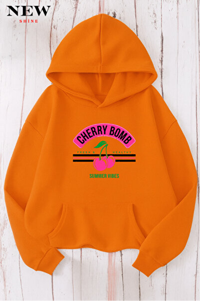 New Shine سويت شيرت مطبوع عليه Cherry Bomb