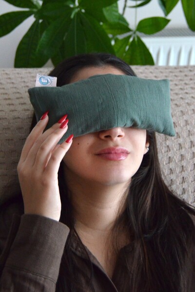 moonzy - minimalist & cozy وسادة استرخاء للعينين محشوة بقشرة القمح الأسود الط...