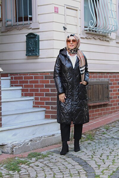 Tuğba Sarı Siyah Kapitone Uzun Cepli Kadın Mont