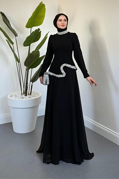 MERVEN AKYÜZ Ravell Boynu Ve Bel Kısmı Taşlı Abiye Siyah