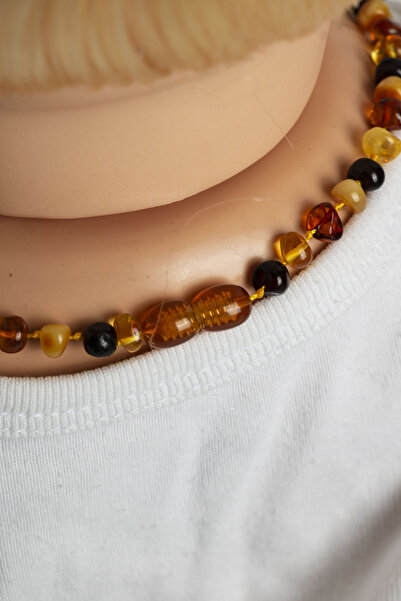 Boas Sertifikalı Bebek Kehribar Kolyesi – Çok Renkli (Multicolor) Kehribar | Doğal Fosilli